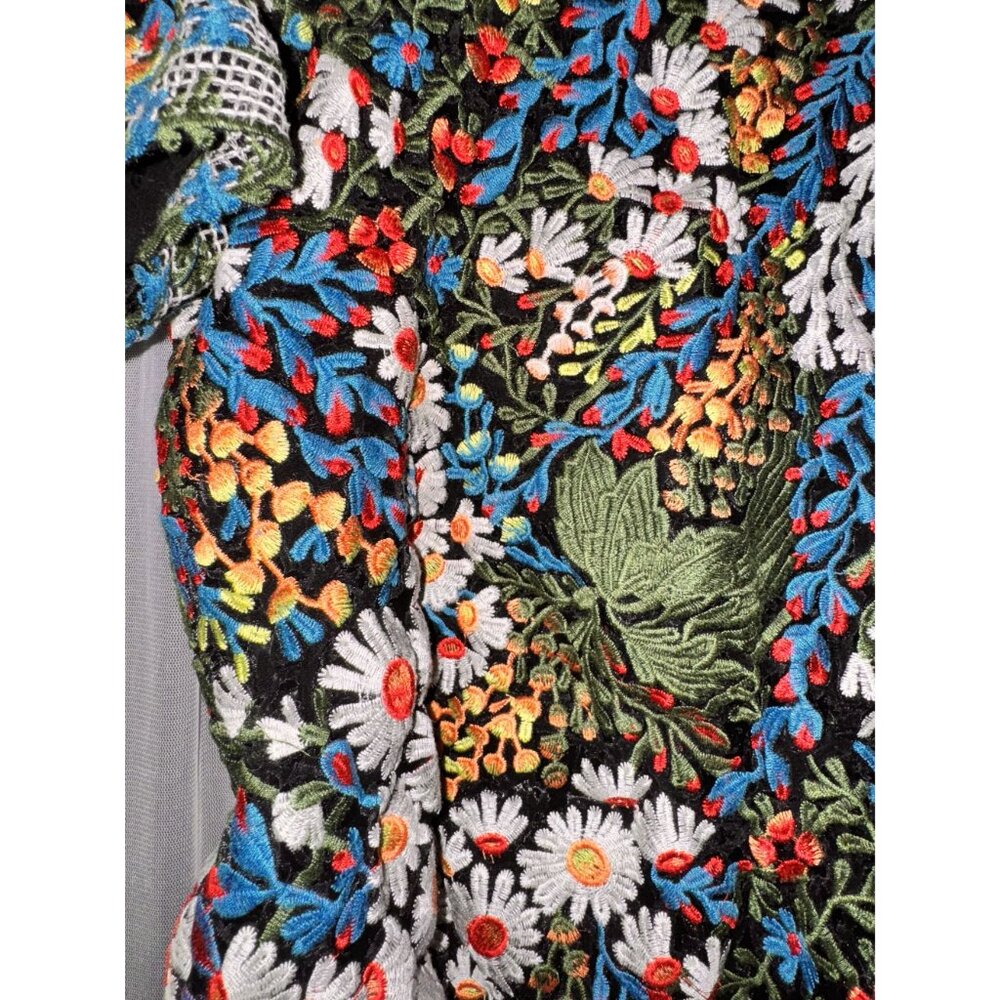 Vintage Midheaven Embroidered Floral Short Sleeve Top - Picture 4 of 10